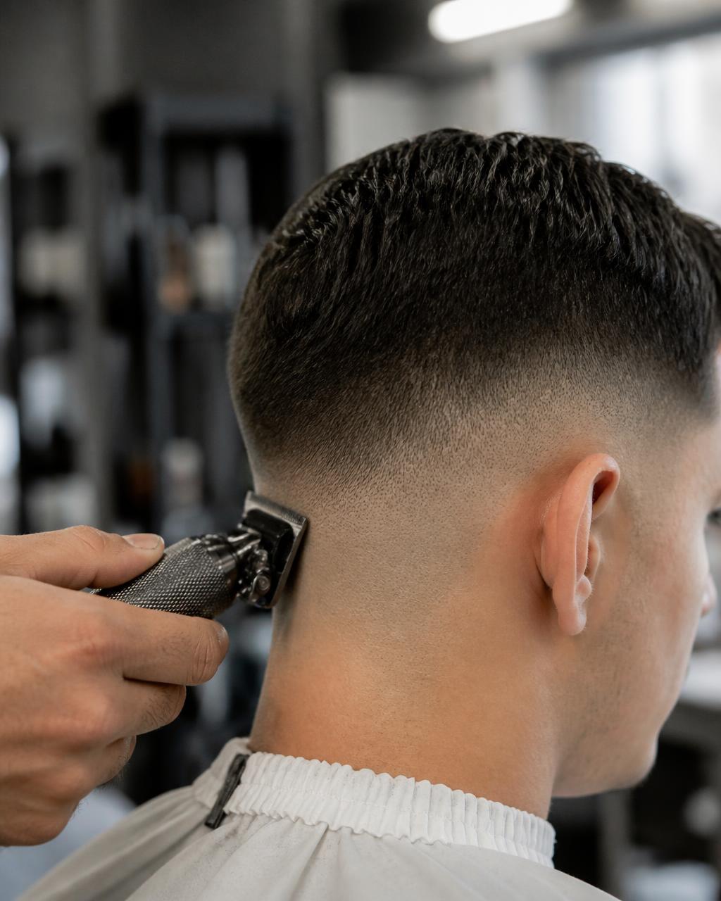 Skin Fade mit sauberem Verlauf aus dem Barbershop in Schwabach